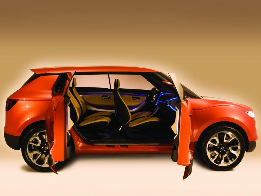  SsangYong XIV-1 Concept 2011 года  (фото 14 из 16)